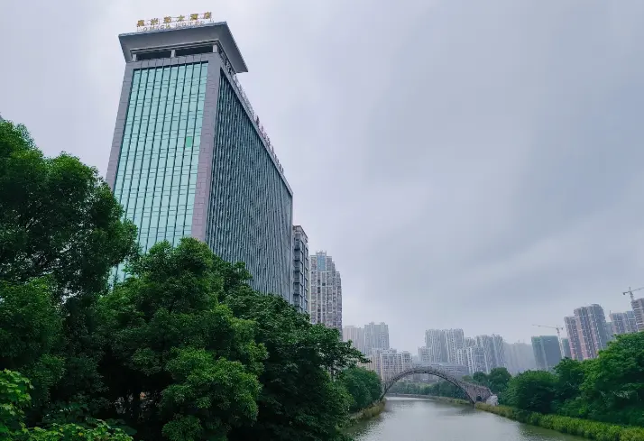 老赖对出行有什么影响(老赖行为对出行的具体影响)